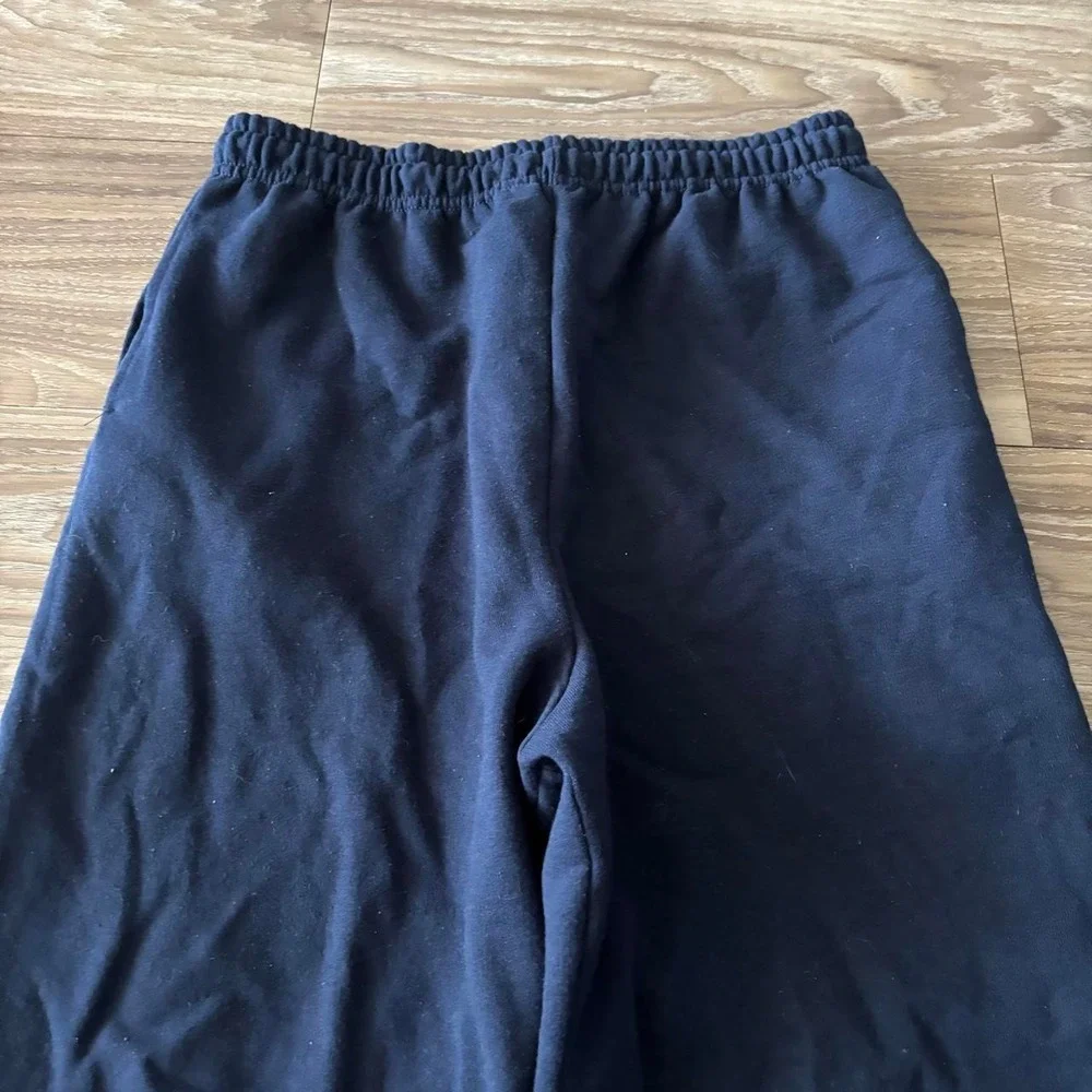 Vintage Y2K/2000s Navy Blue Essential Comfy Sweatpants! Fits M